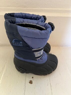 NWOT sorel size 6 toddler boots black